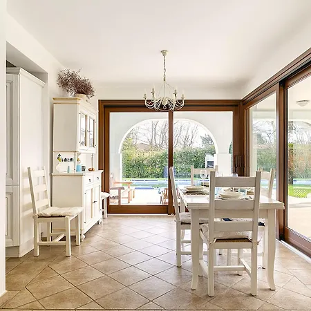 Albarella Family With Private Pool And Garden Villa *